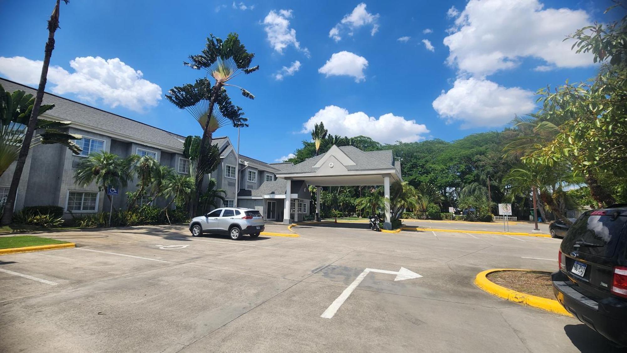 Metrotel Express San Pedro Sula Dış mekan fotoğraf